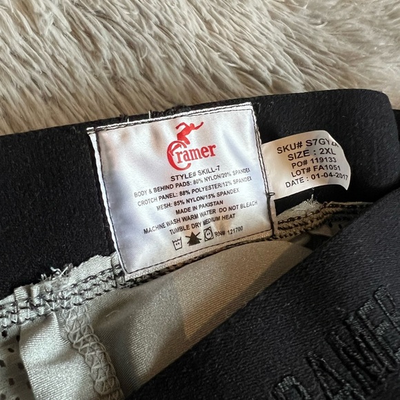 NWT‎ Cramer Skill 7 gray and black 7 pad football girdle - Picture 5 of 6